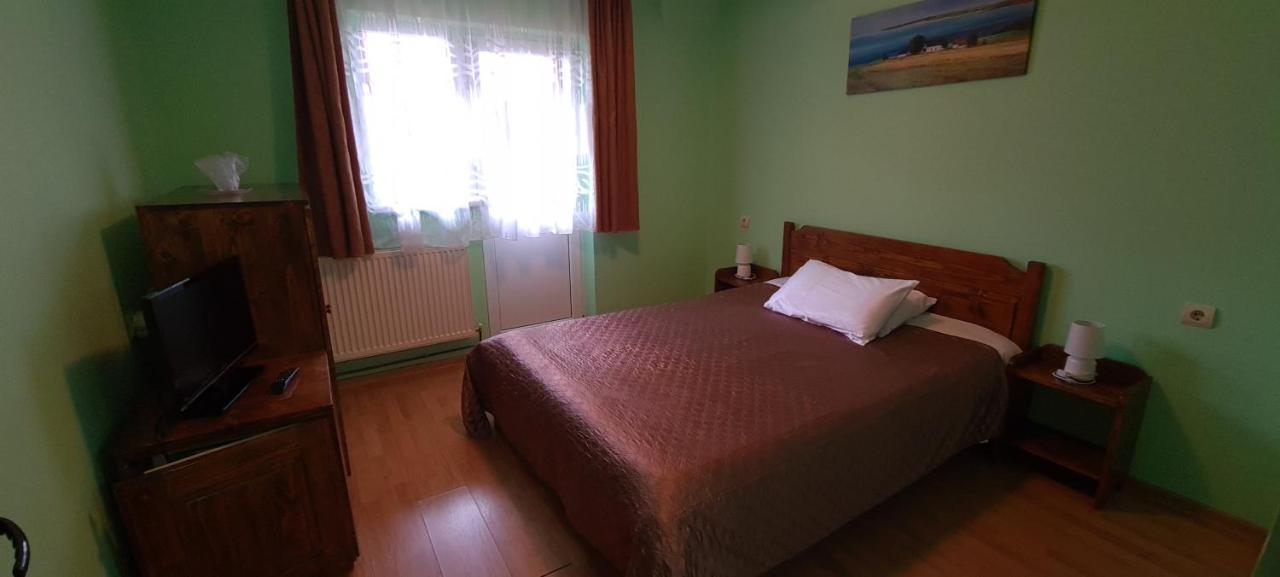Pensiunea Aurora - Great Hostel Voineasa Eksteriør billede